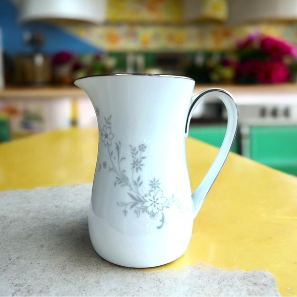 Noritake Contemporary “Breeze” Creamer - Picture 2 of 4